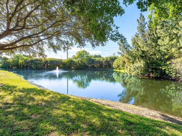 5424 Viburnum Circle, Delray Beach, FL 33484