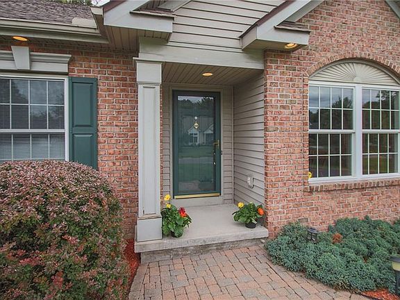 2nd image of 16 Jewelberry Dr