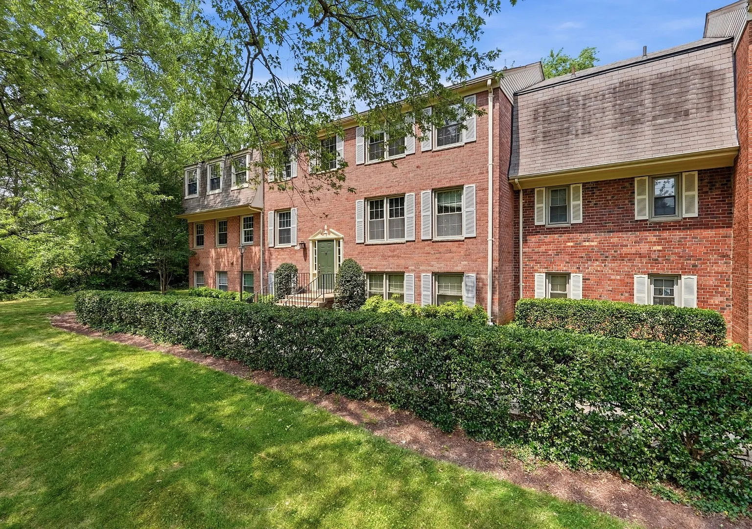 5976 Westchester Park Dr - T1 — Photo 1