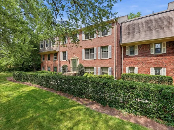 5976 Westchester Park Dr APT T1, College Park, MD 20740