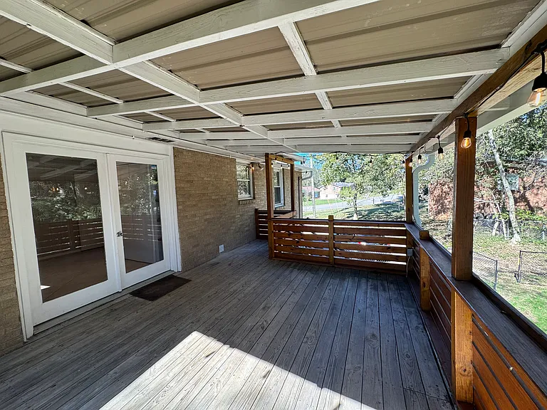 7000 Bonnafair Dr — Photo 23