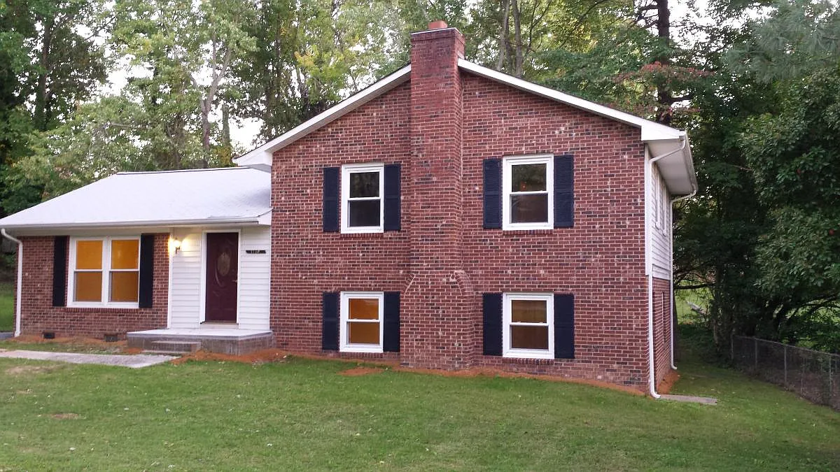 split level house - 1710 Carolina Ct