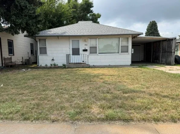 2214 W 2nd St, North Platte, NE 69101