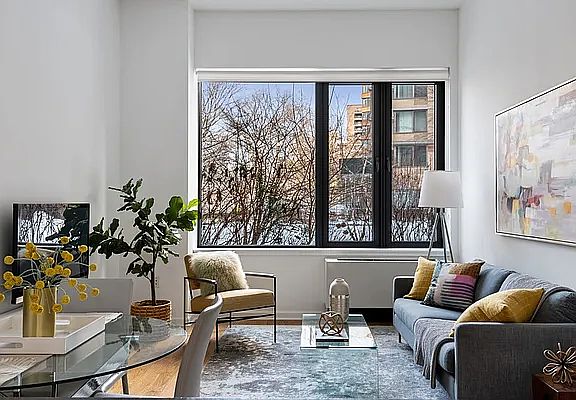 3rd image of 455 Main St APT 1C
