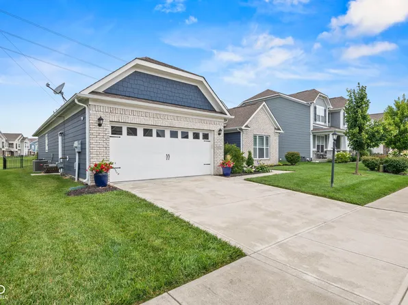6322 Sugar Maple Dr, Zionsville, IN 46077