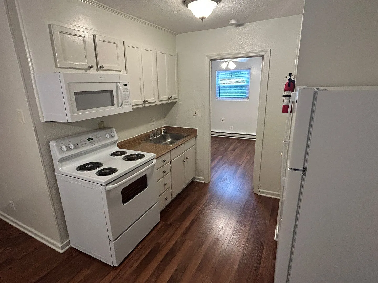 1212 Chapel Hill — Photo 4
