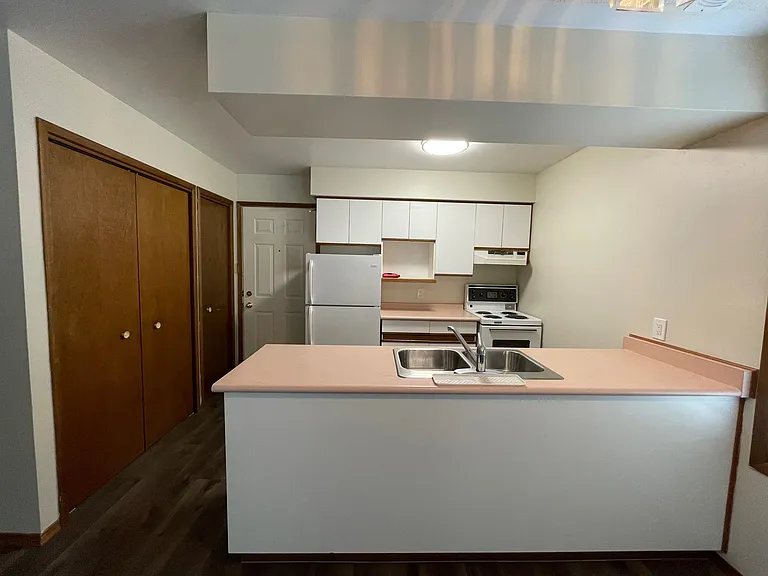 22 Clarence St #3 — Photo 5