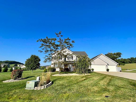5th image of 16 Beechwood Ct