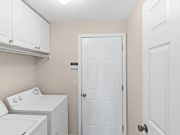 572 Redberry Ln — Photo 30