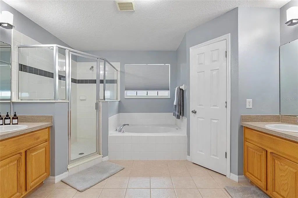 5 bed, 3.5 bath, 2459 sqft, $3,500 — Photo 4