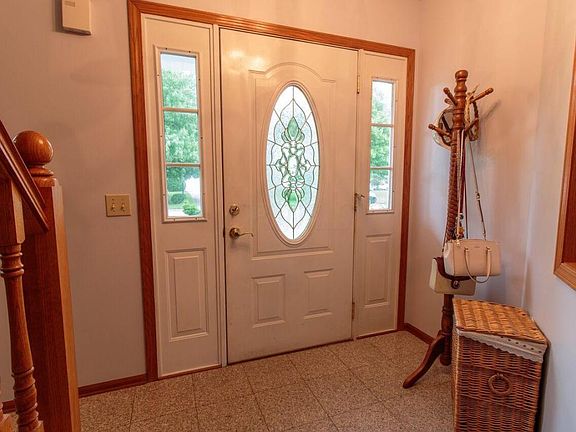 4th image of 765 Towne Krier Ct