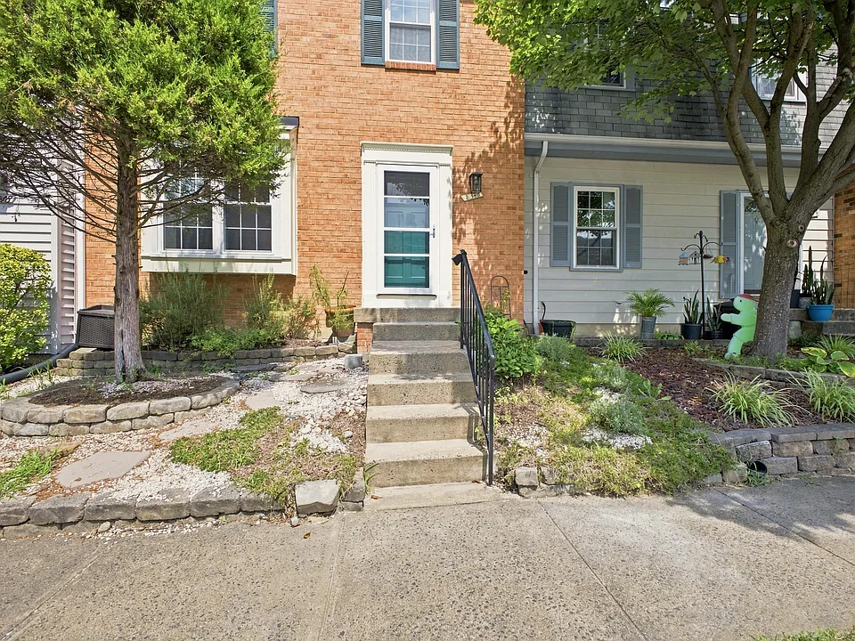 8346 Stationhouse Ct