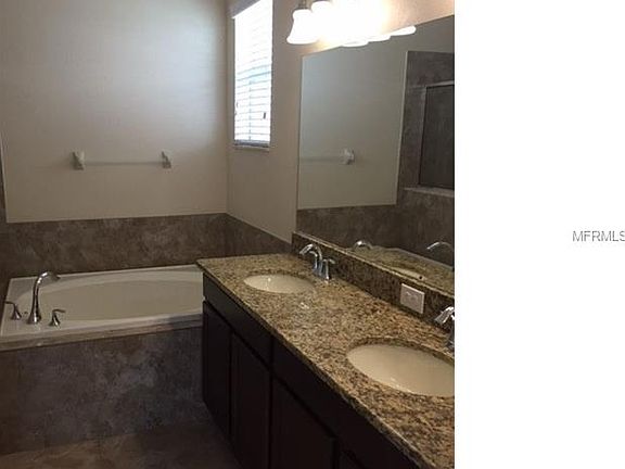 3rd image of 18380 Scunthorpe Ln