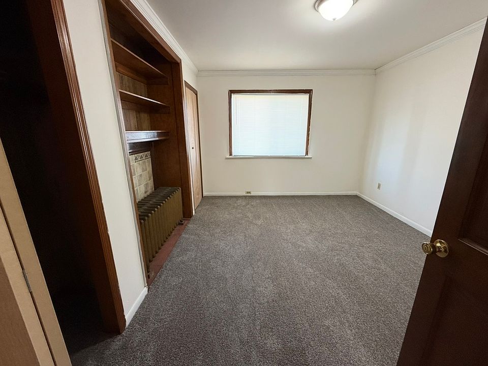 2nd image of 7428 Irvine St Floor 2
