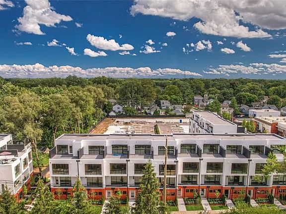 3rd image of 533 E Harrison Ave #15