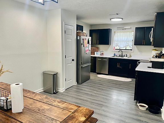 3rd image of 310 Curtis Rd