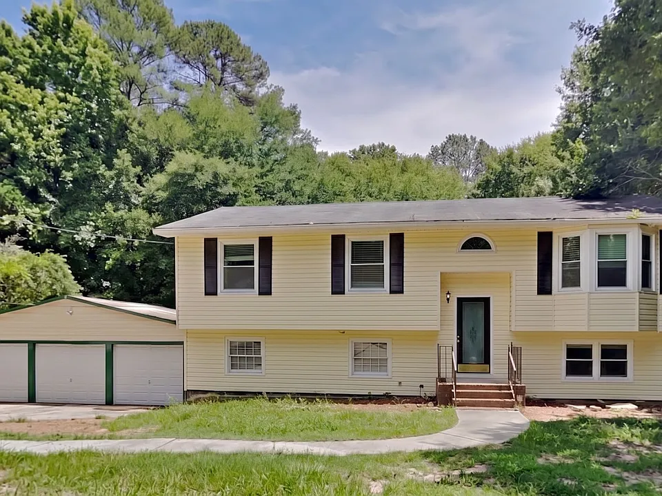 3798 Leach Rd