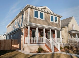 1107 Clarence Ave, Oak Park, IL 60304