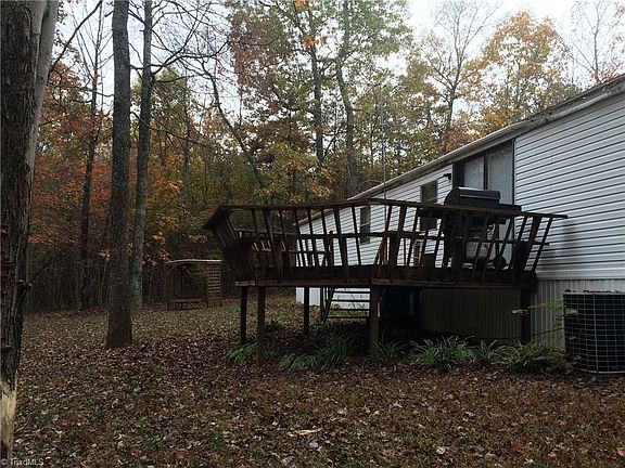 4th image of 1020 Booga Booga Ln