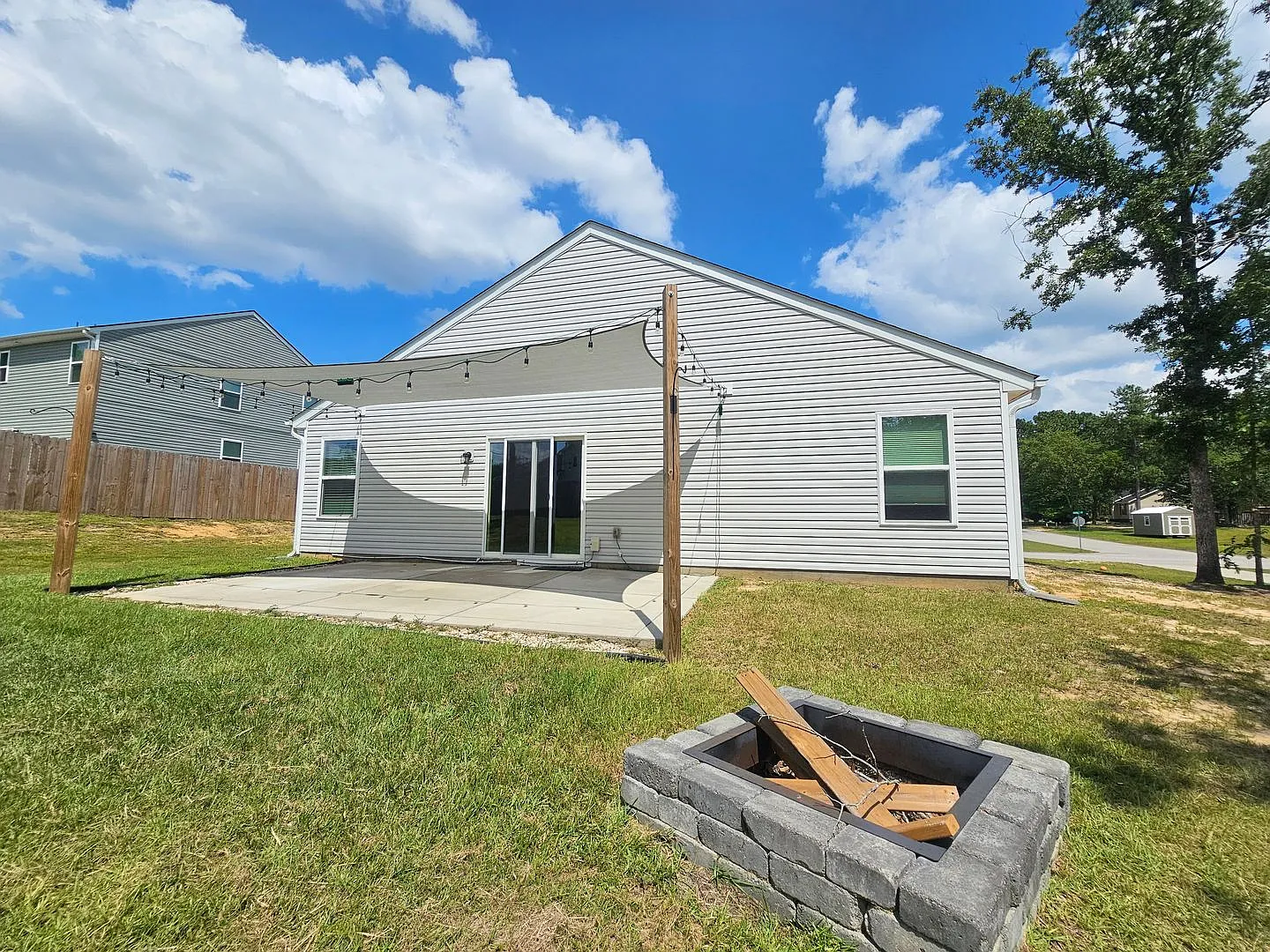 Well Maintained Home Built in 2019 — Photo 2