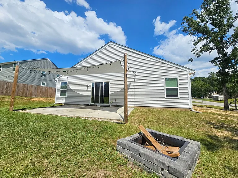 1420 Demila Dr — Photo 2