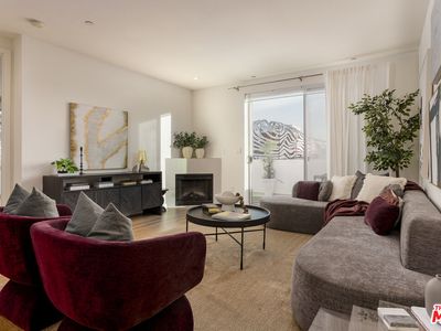 637 S Fairfax Ave APT 202, Los Angeles, CA, 90036