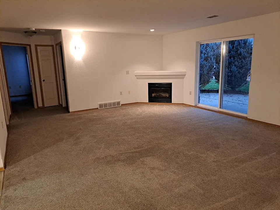 Living Room_11092023