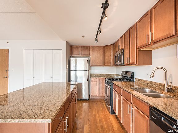 5th image of 21 Kristin Dr Unit 228