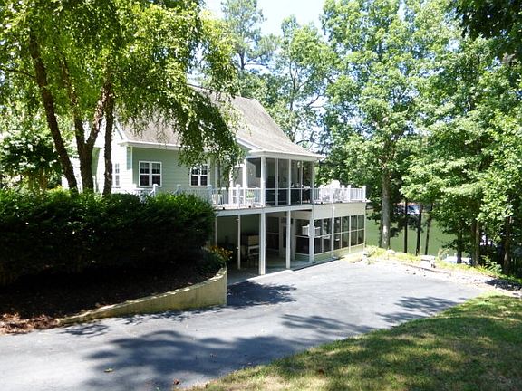 2nd image of 152 Roanoke Dr