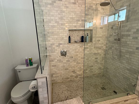 4th image of 5541 Hoover Ave