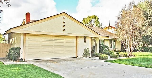 1st image of 1907 Barrington Ct