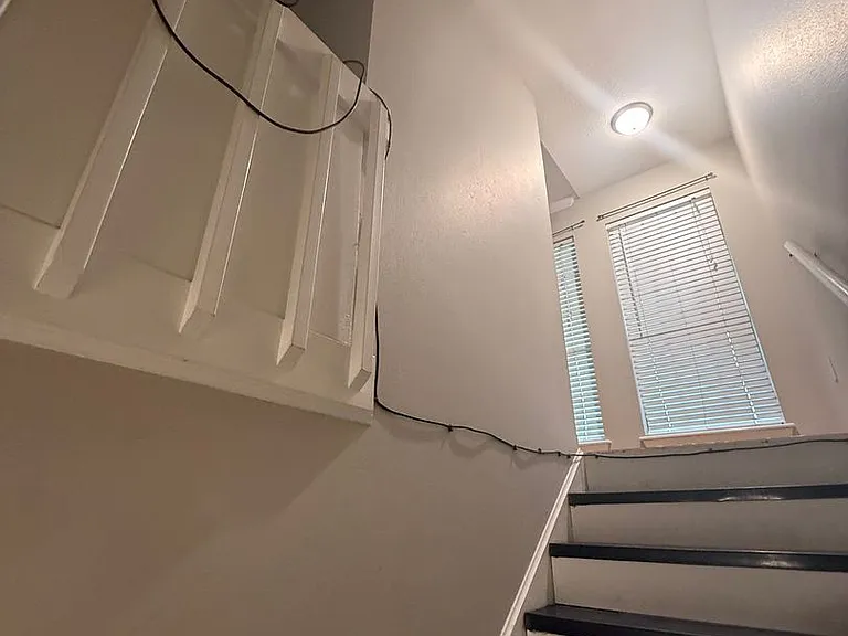 3 Meadow Creek Dr — Photo 5