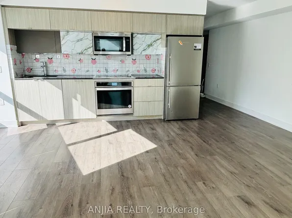 585 Bloor St E, Toronto, ON