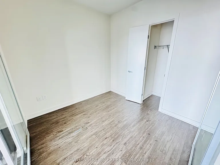 212 King William St #1220 — Photo 10