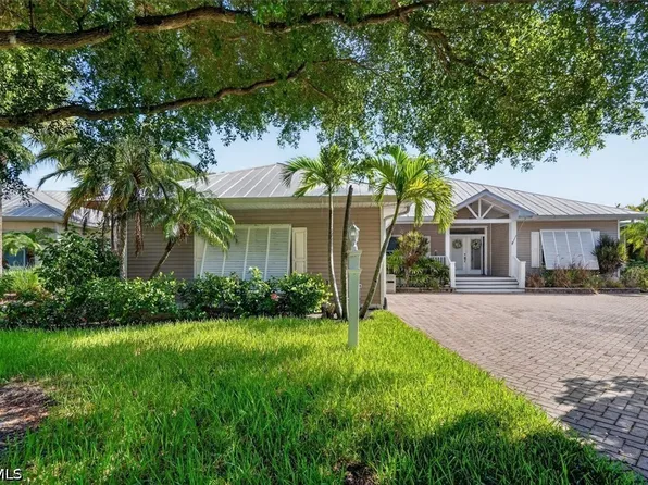 15627 Caloosa Creek Cir, Fort Myers, FL 33908