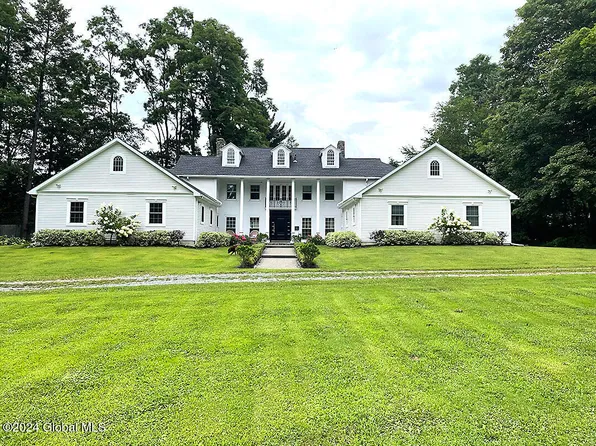 1 Princess Green, Loudonville, NY 12211