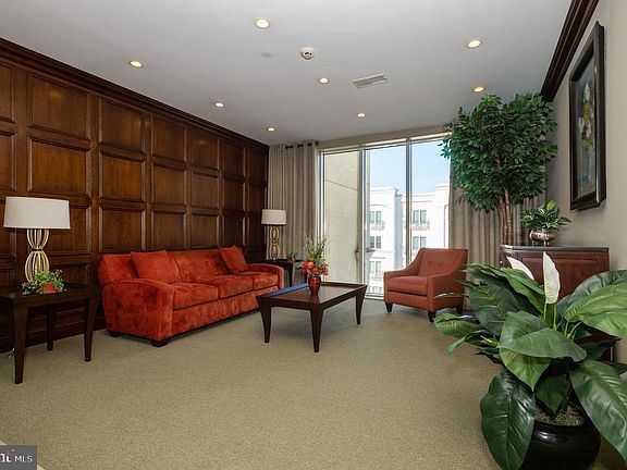 3rd Fl lobby