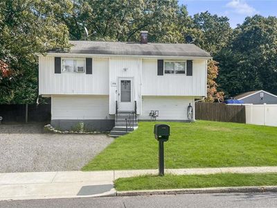 206 Stuyvesant Drive, Selden, NY, 11784