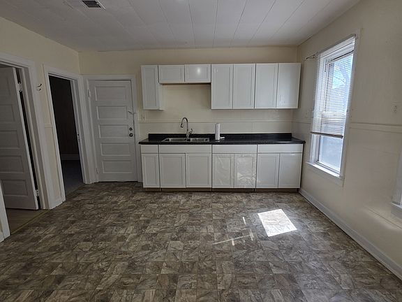 5th image of 37 Moselle St #2