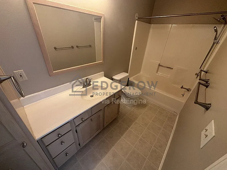 2726 Sandstone Ter NE — Photo 8