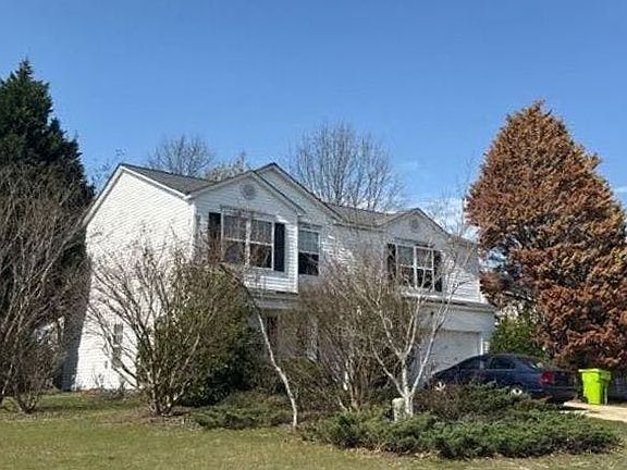 3rd image of 203 Brittany Park Rd