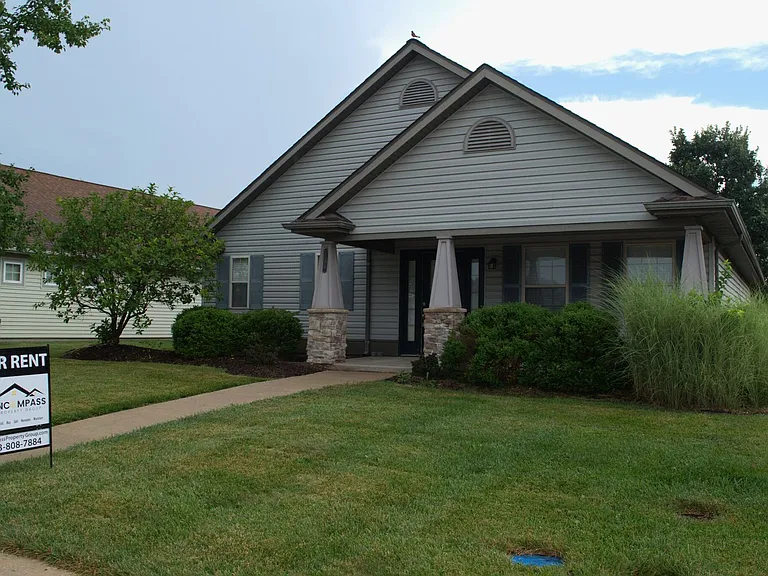 106 Corcoran Dr — Photo 3