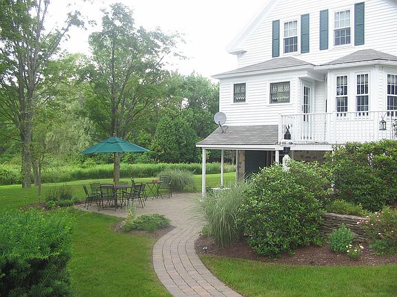 Walkway to private patio 