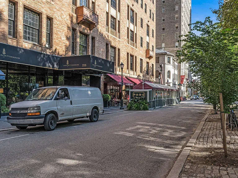 225 S 18th St #714 — Photo 28
