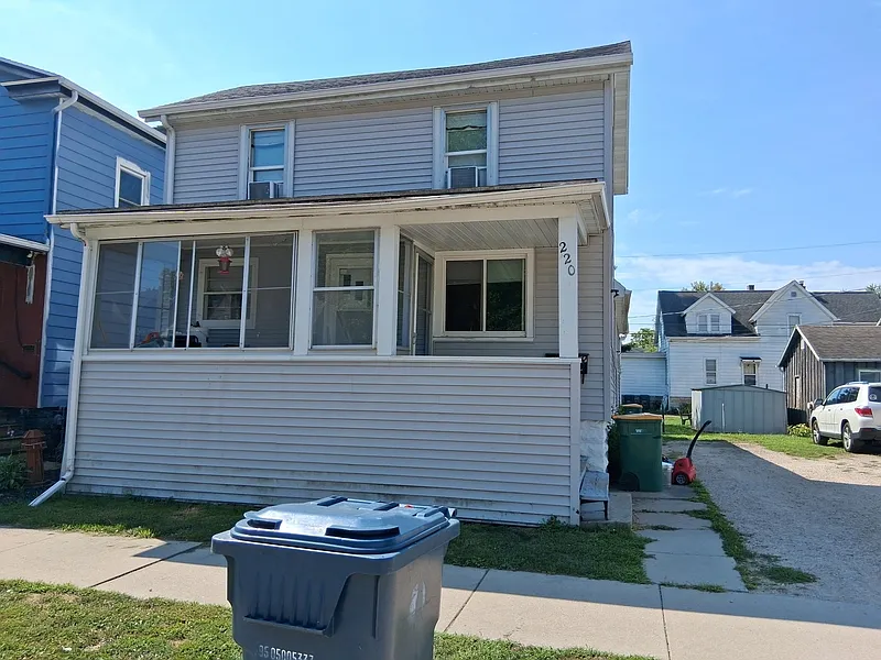 1 bed, 1.0 bath, $799 — Photo 2
