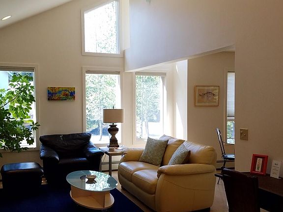 3rd image of 138 Stowe Ct