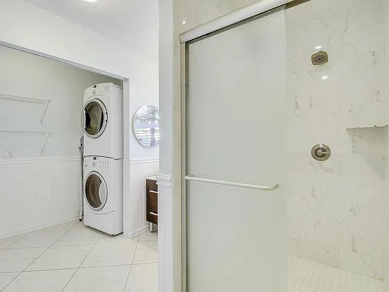 1310 Manor Dr — Photo 13