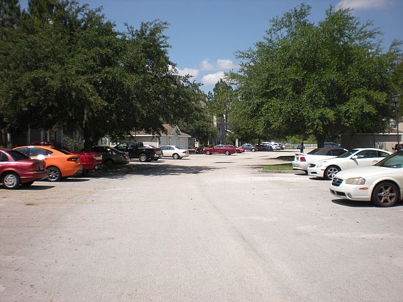 Exterior Neighborhood (street photo)