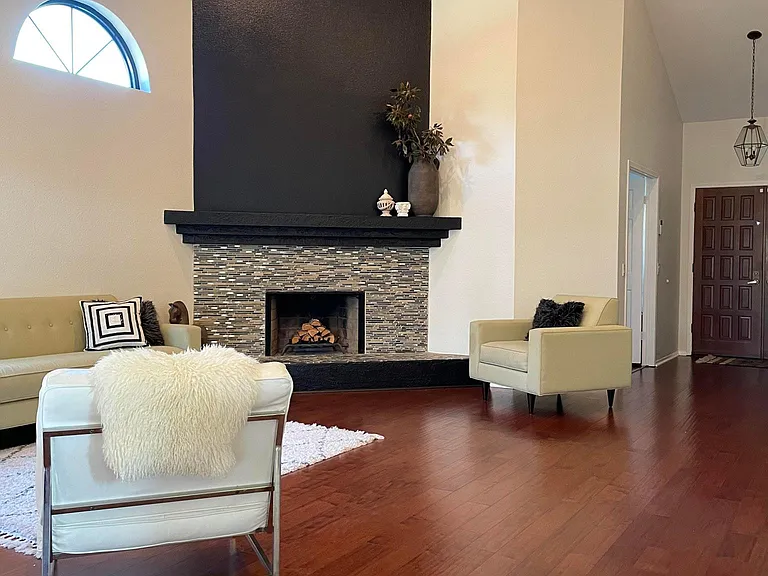 15895 Avenida Villaha — Photo 4