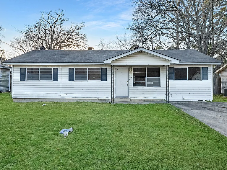 224 Shellwood Dr — Photo 9